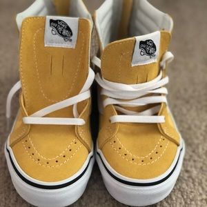 Brand New w/o box kids VANS sneaker.